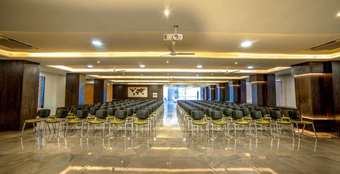 Hotel Shivalik - Mehsana Mahesana Exterior foto