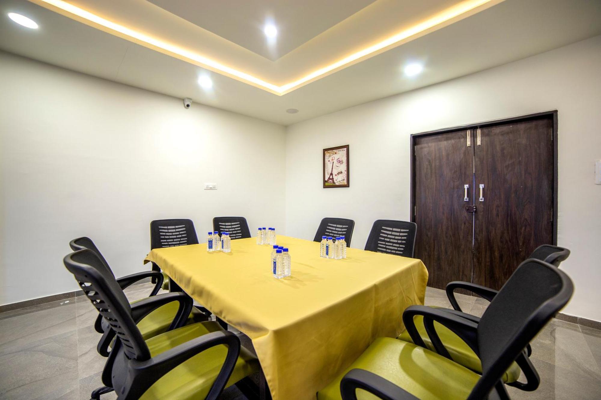 Hotel Shivalik - Mehsana Mahesana Exterior foto
