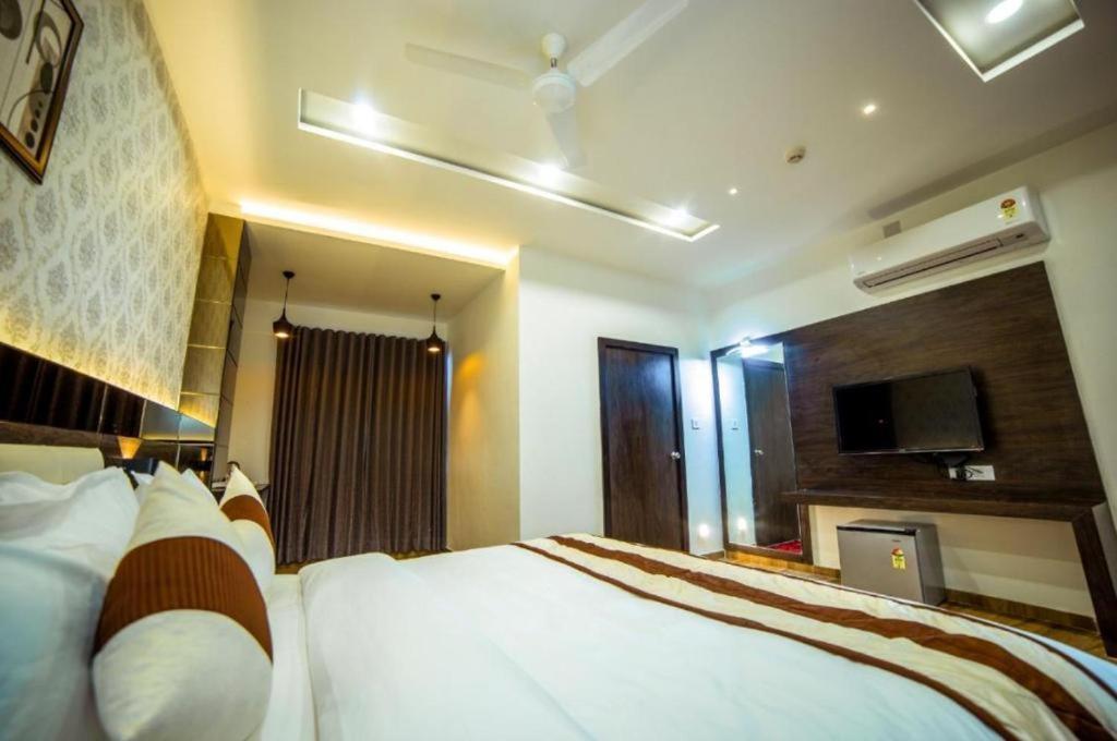 Hotel Shivalik - Mehsana Mahesana Exterior foto